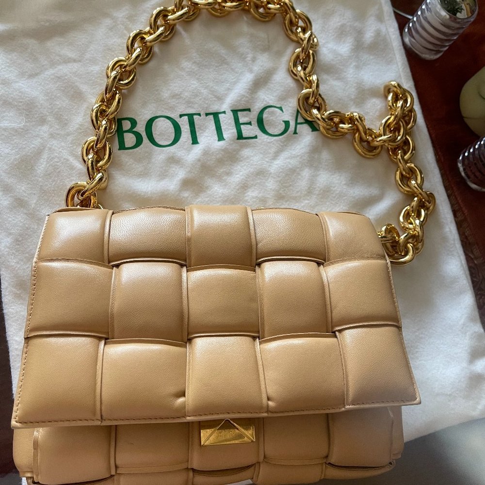 Bottega Veneta Chain Cassette "Porridge"